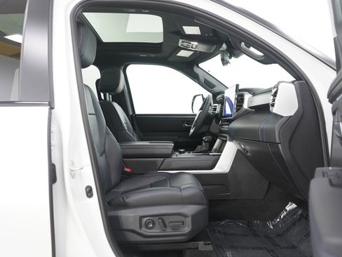 Used 2025 Toyota Sequoia Platinum image 10