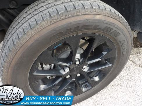 Used 2023 Jeep Wrangler Sahara w/ Cold Weather Group image 12