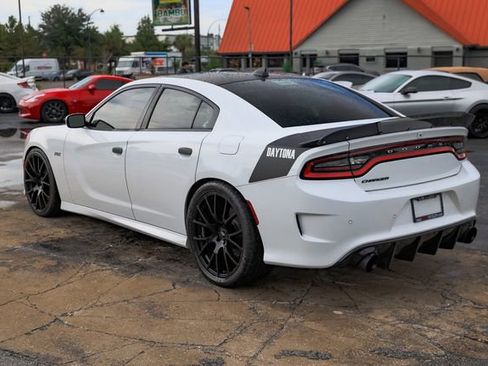 Used 2017 Dodge Charger R/T image 7