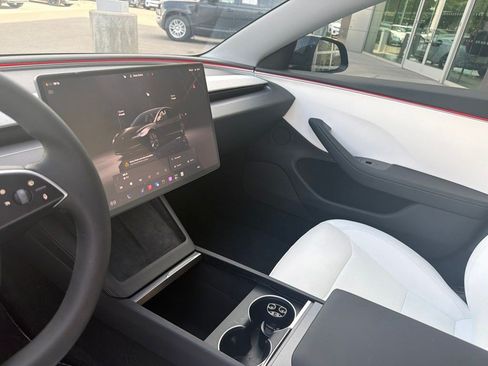 Used 2025 Tesla Model 3 Long Range AWD/4WD image 16