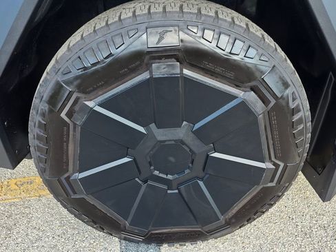 Used 2025 Tesla Cybertruck Cyberbeast image 11