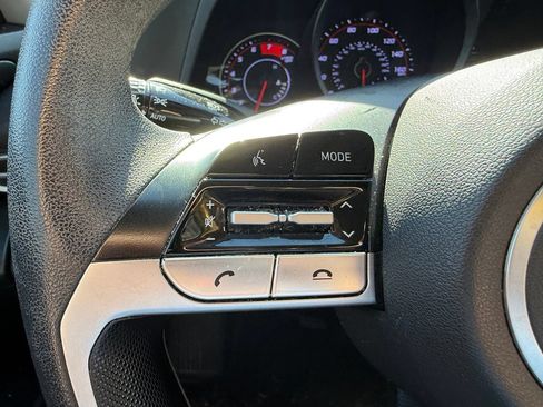 Used 2021 Hyundai Elantra SE FWD image 12