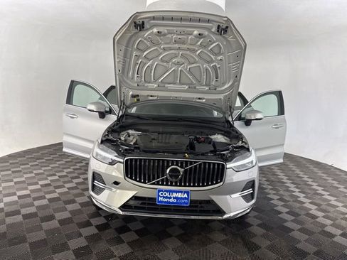 Used 2023 Volvo XC60 B5 Plus image 14