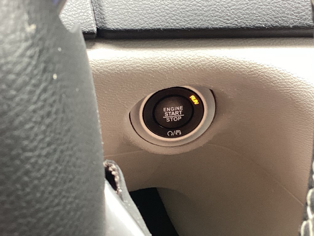 Used 2022 Chrysler Voyager LX FWD image 30