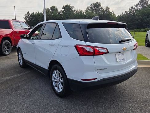 Used 2021 Chevrolet Equinox LS w/ LS Convenience Package AWD/4WD image 10