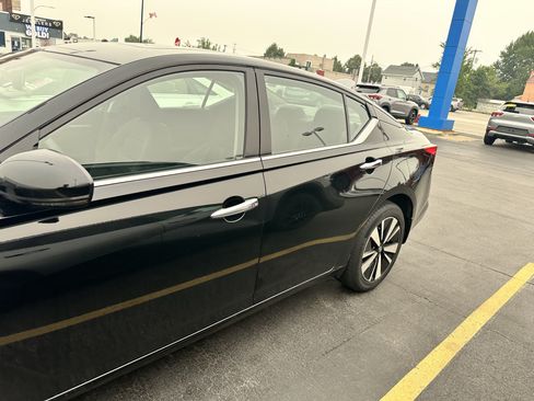 Used 2020 Nissan Altima 2.5 SV AWD/4WD image 5