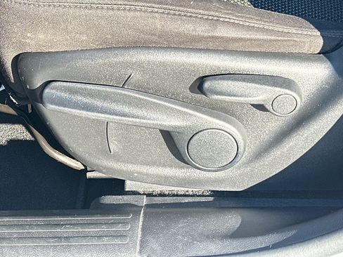 Used 2021 Jeep Cherokee Latitude image 23