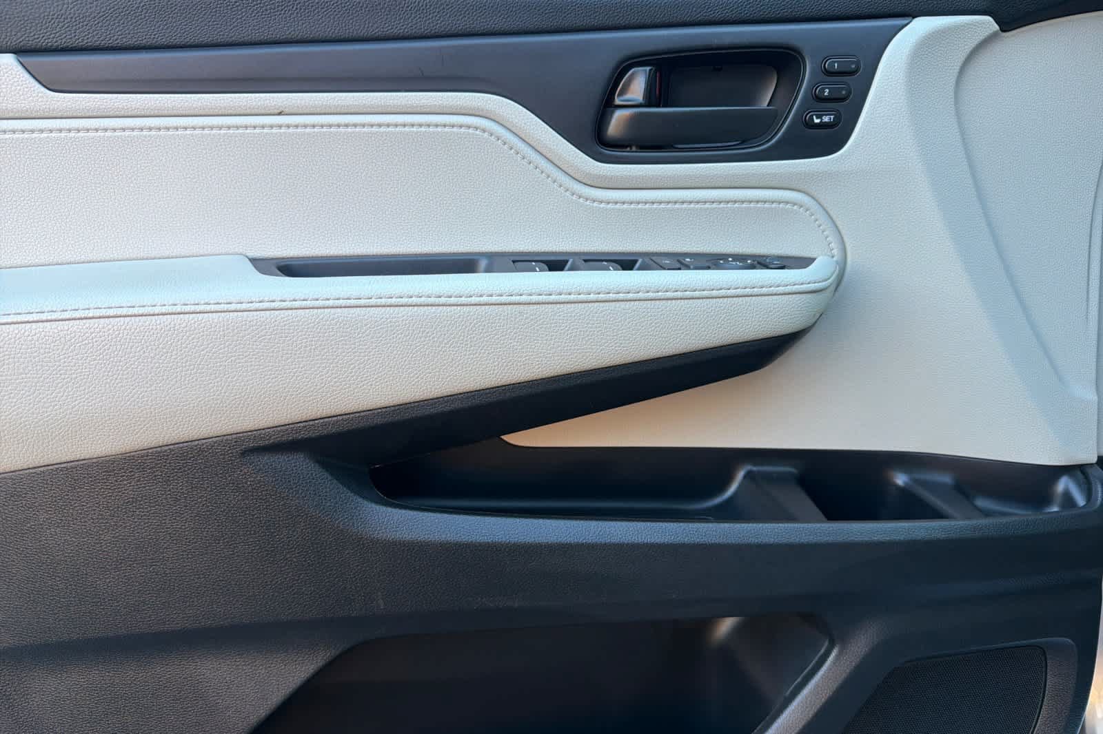 Used 2025 Honda Odyssey EX-L image 14