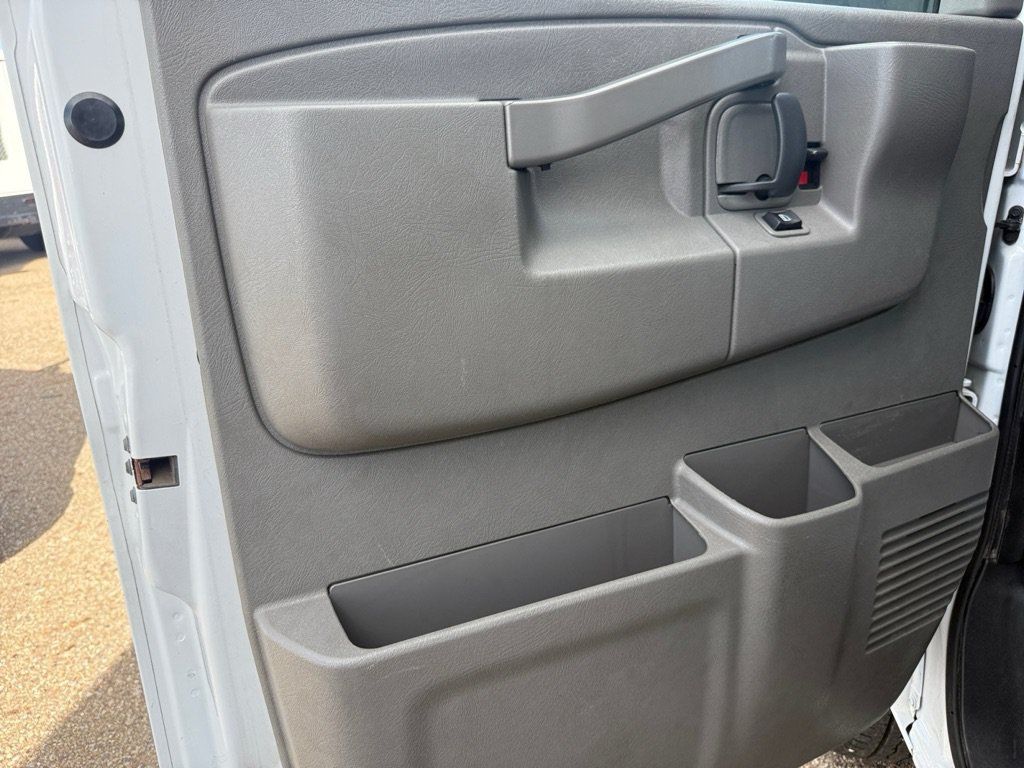 Used 2021 Chevrolet Express 3500 w/ Power Convenience Package RWD image 20