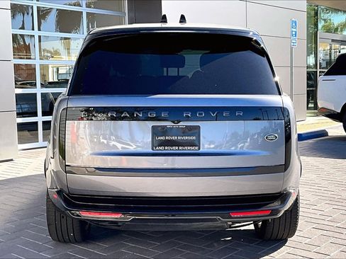 Used 2023 Land Rover Range Rover SE image 4