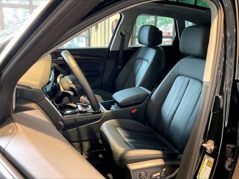 Used 2023 Audi Q5 2.0T Premium w/ Convenience Package AWD/4WD image 6