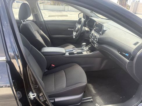 Used 2025 Nissan Sentra SV FWD image 17