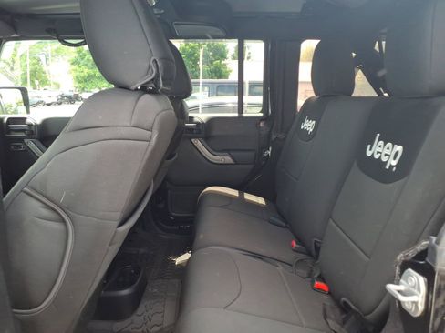 Used 2018 Jeep Wrangler Unlimited Sport S AWD/4WD image 16