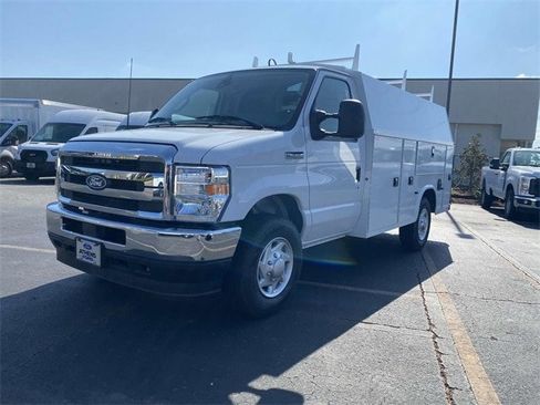 New 2026 Ford E-350 and Econoline 350 Super Duty w/ Power Equipment Group RWD image 27