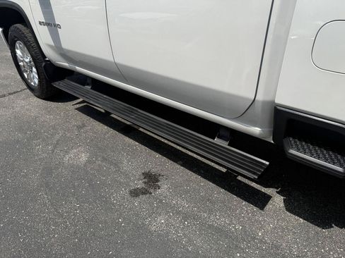 Used 2022 Chevrolet Silverado 2500 High Country w/ Technology Package AWD/4WD image 15