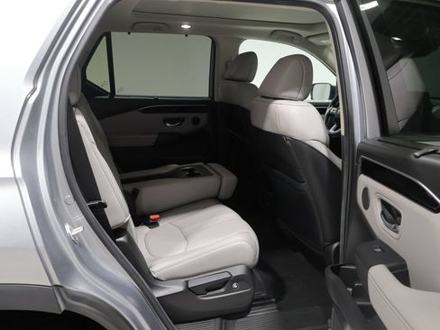 Used 2025 Honda Pilot Touring image 22