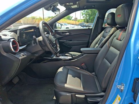 Certified 2024 Chevrolet Trax RS w/ Sunroof Package FWD image 13