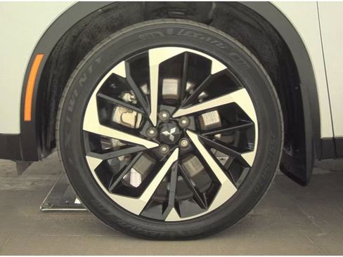 Used 2023 Mitsubishi Outlander SE AWD/4WD image 25