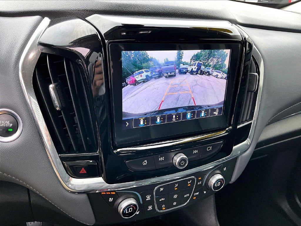 Used 2021 Chevrolet Traverse Premier AWD/4WD image 17