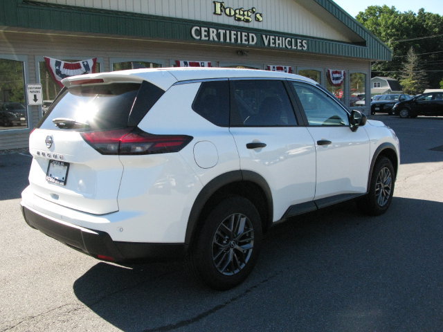 Used 2024 Nissan Rogue S FWD image 4