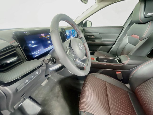 New 2027 Nissan Kicks SR w/ SR Premium Package FWD image 14