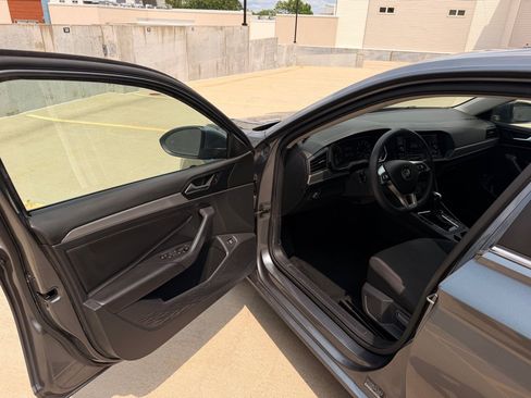 Used 2019 Volkswagen Jetta S w/ Driver Assistance Package FWD image 9