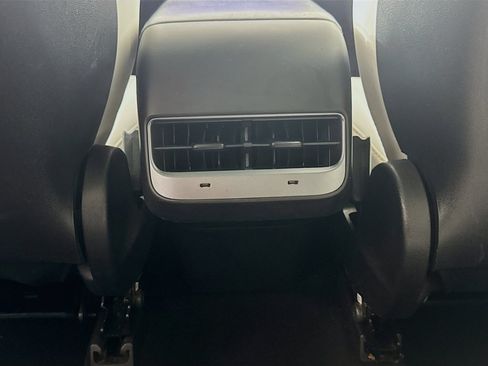 Used 2020 Tesla Model Y Long Range AWD/4WD image 29
