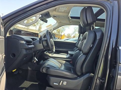 Used 2025 Lincoln Navigator L Reserve AWD/4WD image 9
