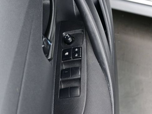 Used 2025 Toyota Corolla LE FWD image 10