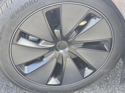 Used 2025 Tesla Model 3 Long Range RWD image 8