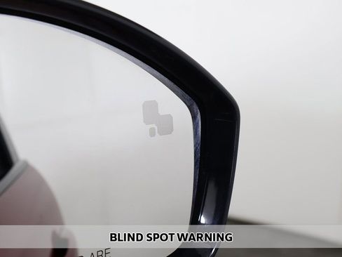 Used 2024 Jaguar F-PACE R-Dynamic S image 8