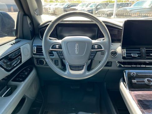 Used 2021 Lincoln Navigator Reserve w/ Luxury Package AWD/4WD image 12