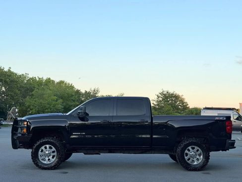 Used 2015 Chevrolet Silverado 2500 LT w/ Z71 Package, Off-Road AWD/4WD image 7
