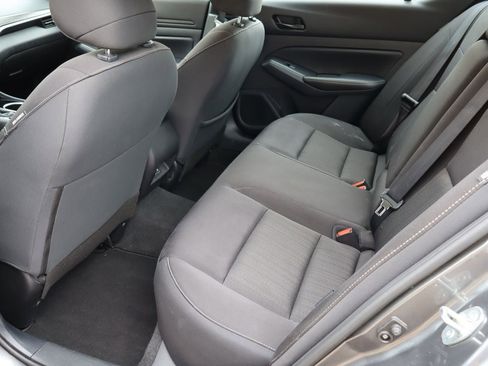 Used 2024 Nissan Altima 2.5 SV FWD image 5