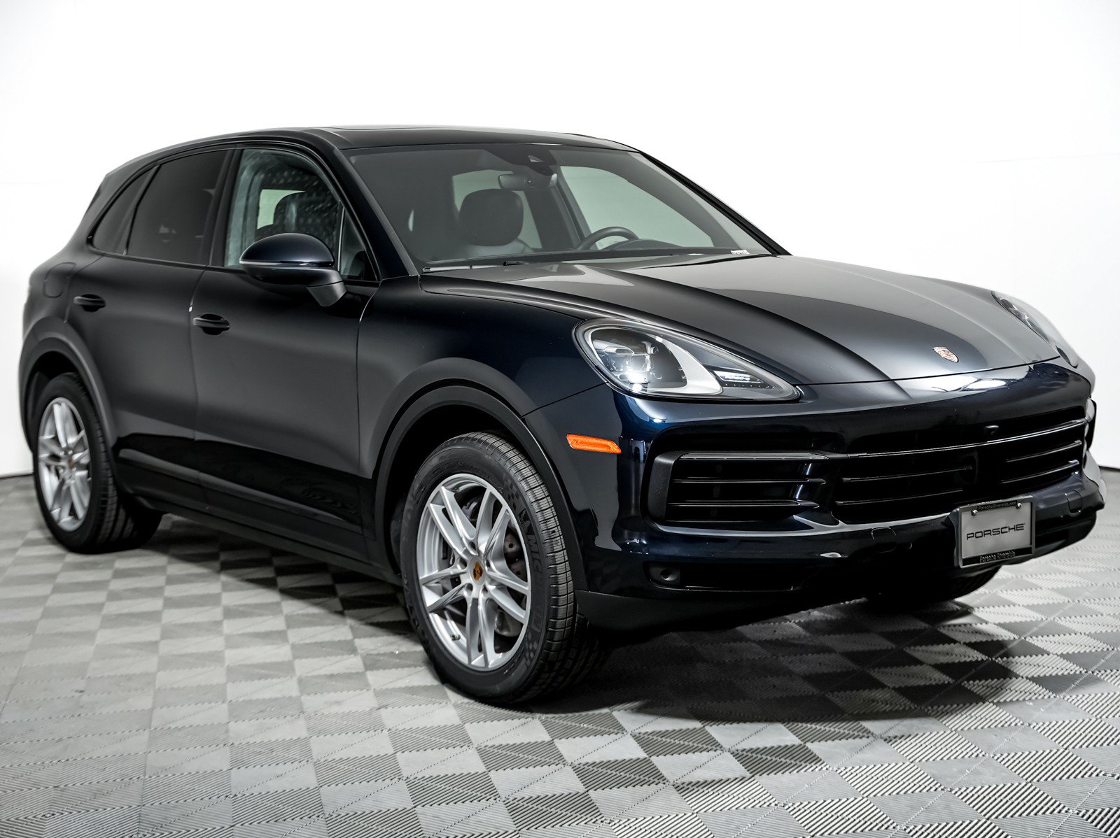 Certified 2023 Porsche Cayenne AWD/4WD image 8