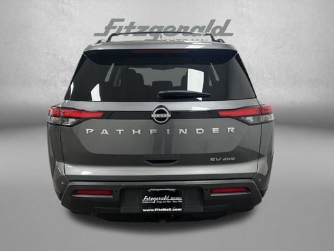 Used 2022 Nissan Pathfinder SV image 4
