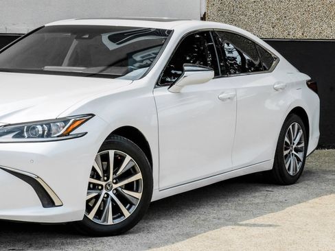 Used 2021 Lexus ES 350 w/ Premium Package FWD image 6
