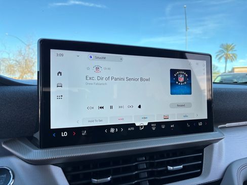 New 2026 Ford Explorer Active w/ Active Comfort Package image 12