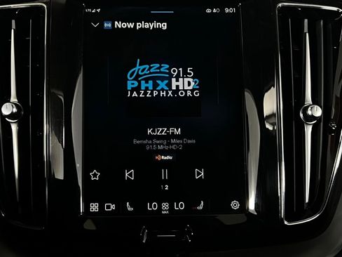 Used 2024 Volvo XC60 B5 Core image 17