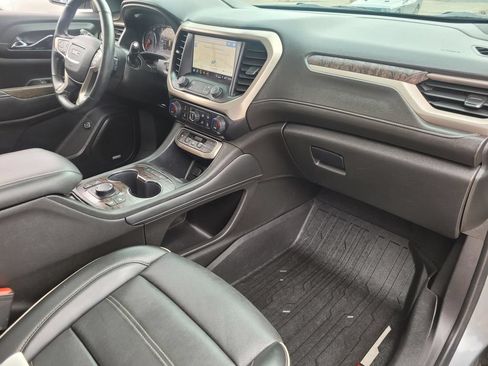 Used 2023 GMC Acadia Denali w/ Denali Ultimate Package FWD image 8