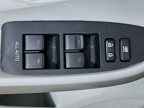 Used 2013 Toyota Prius Two FWD image 15