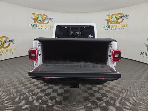 Certified 2025 Jeep Gladiator Mojave AWD/4WD image 34