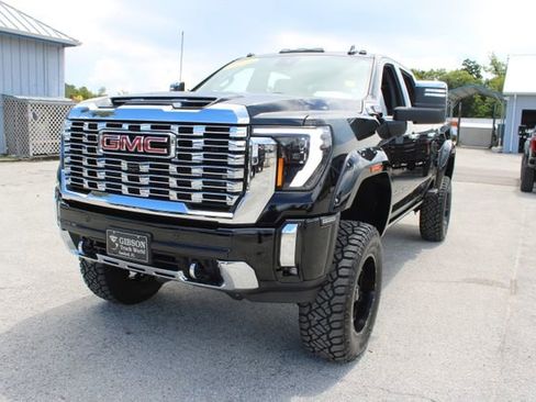 Used 2024 GMC Sierra 2500 Denali w/ Denali Reserve Package image 3