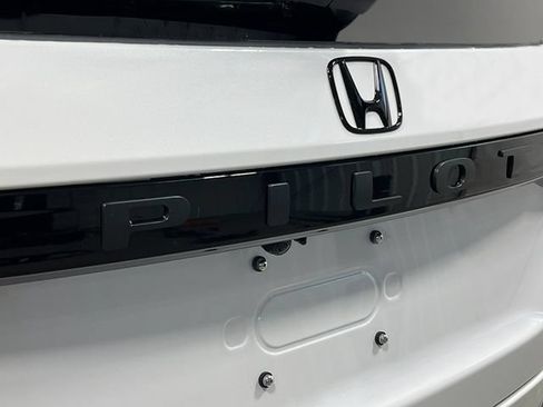 New 2026 Honda Pilot Touring image 10