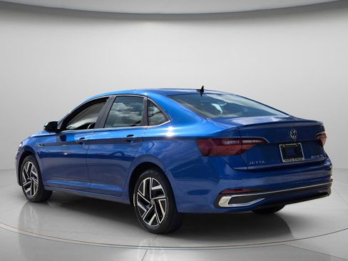 Certified 2022 Volkswagen Jetta SEL FWD image 8