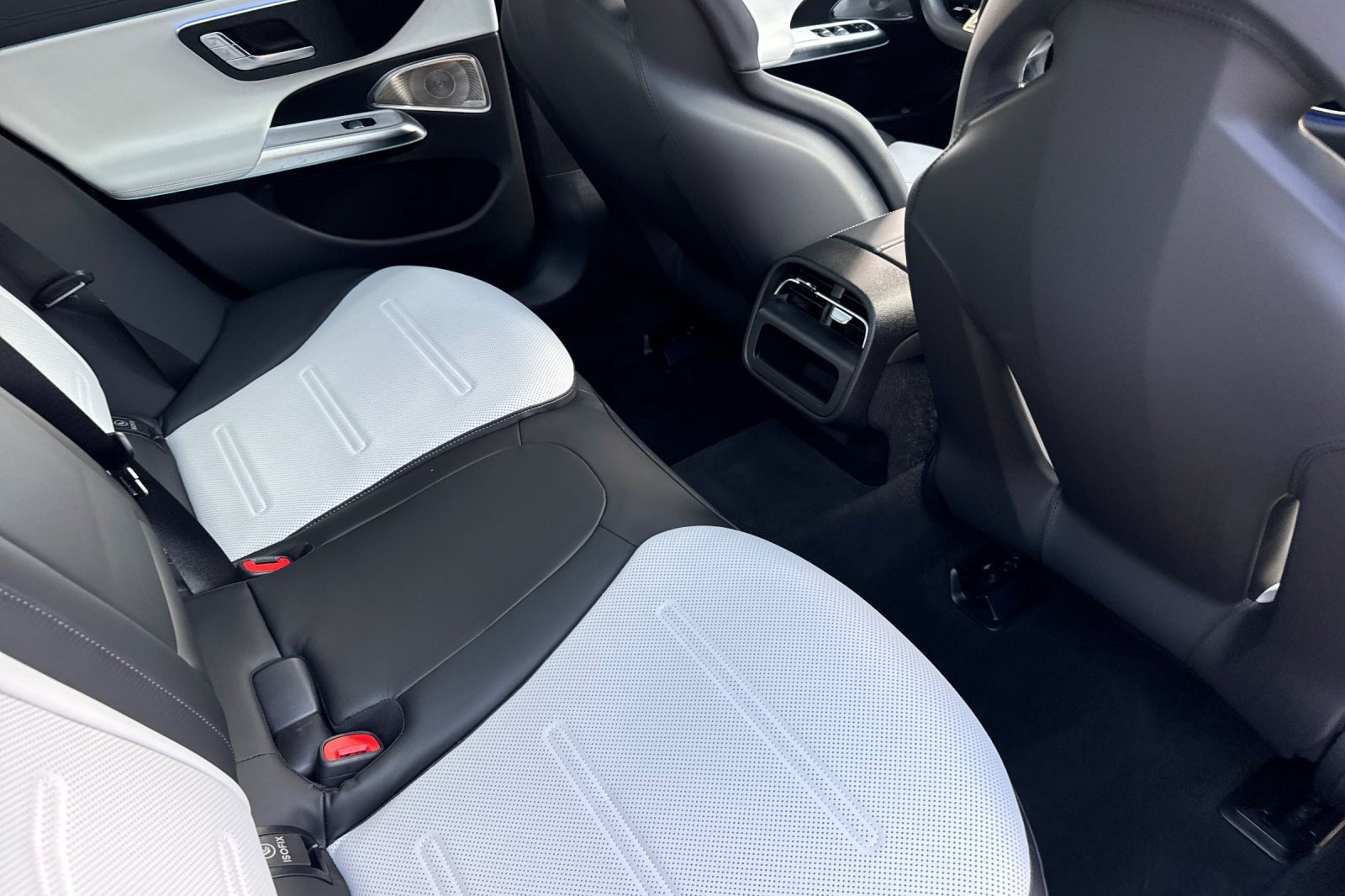 Certified 2026 Mercedes-Benz E 53 AMG e 4MATIC Sedan image 33