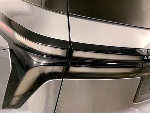 Used 2024 Chevrolet Traverse RS w/ LPO, Floor Liner Package AWD/4WD image 28