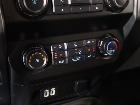 Used 2019 Ford F150 XLT w/ Equipment Group 302A Luxury image 8