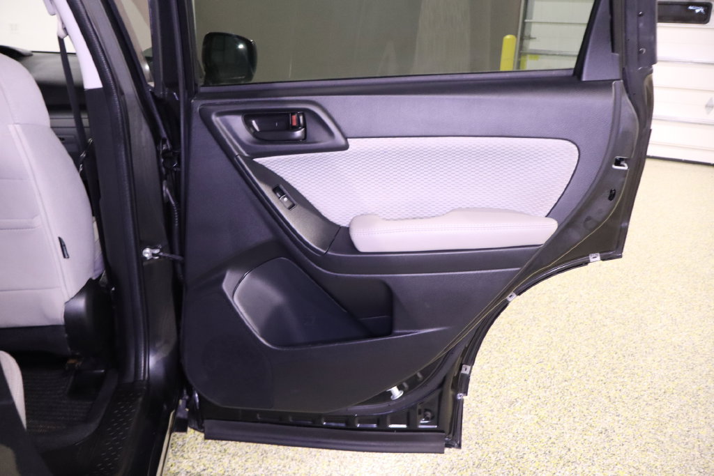Used 2018 Subaru Forester 2.5i Premium w/ All-Weather Package AWD/4WD image 39