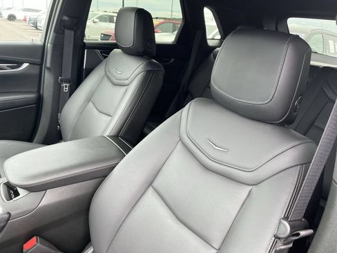 Used 2025 Cadillac XT5 Premium Luxury AWD/4WD image 11